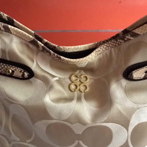 Coach Hobo Bag - Picture 3 of 16